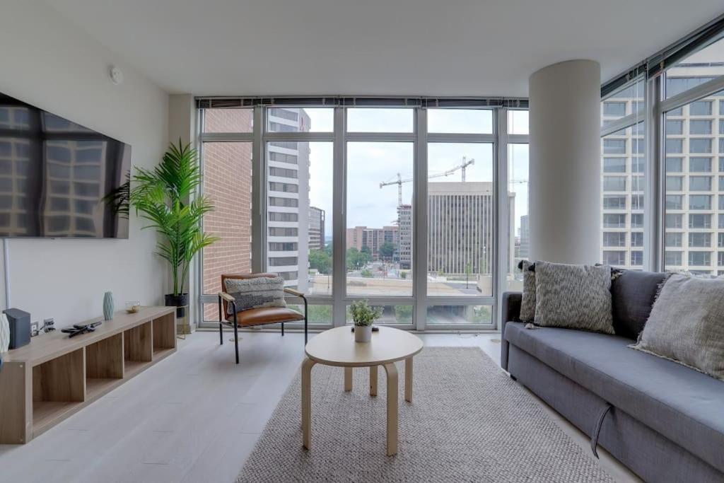 Wonderful 2Br Apartment At Crystal City Arlington Bagian luar foto