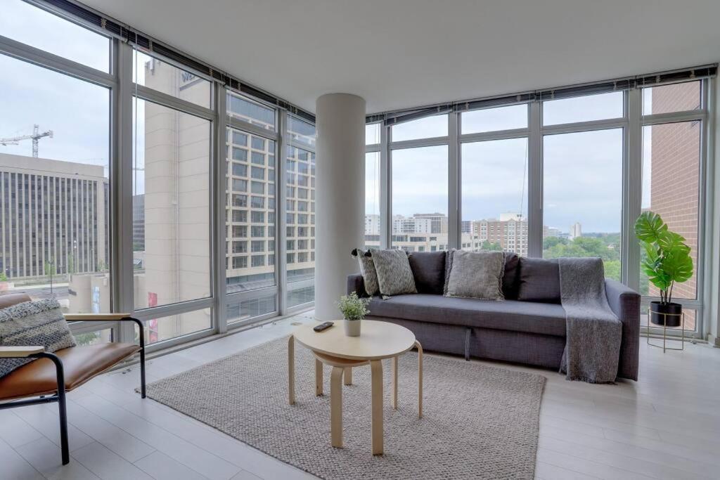 Wonderful 2Br Apartment At Crystal City Arlington Bagian luar foto
