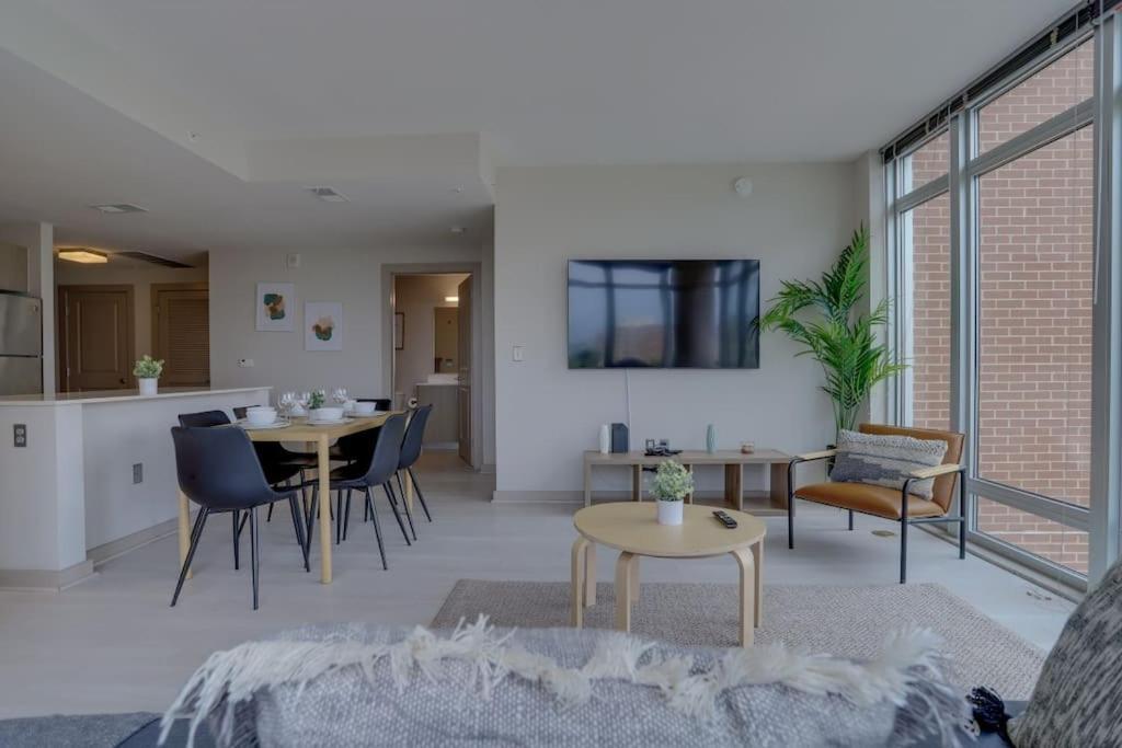 Wonderful 2Br Apartment At Crystal City Arlington Bagian luar foto