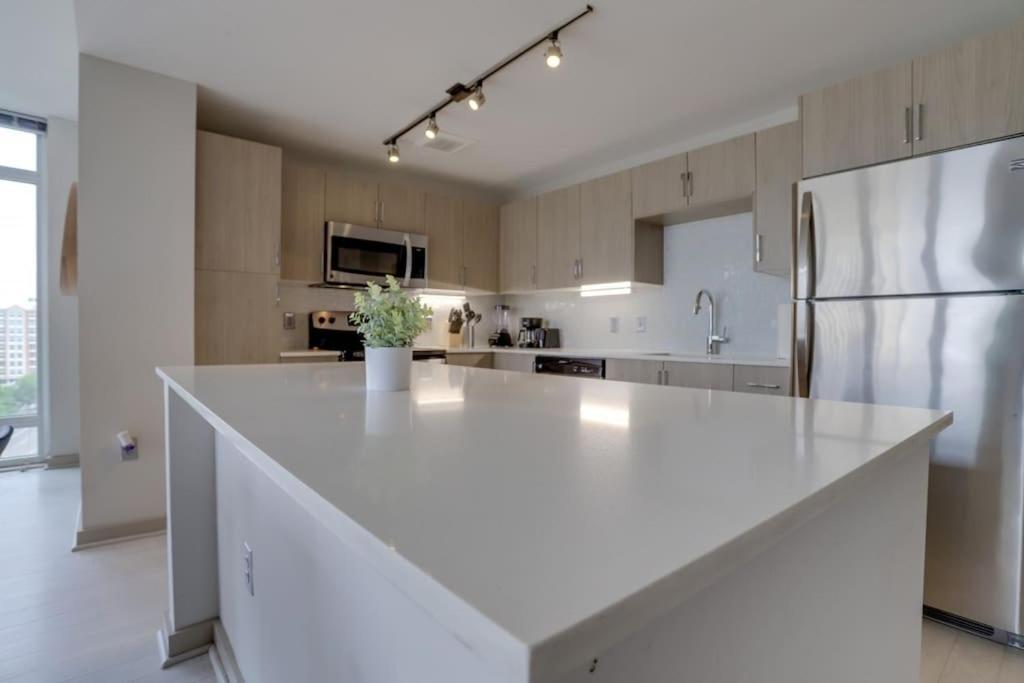 Wonderful 2Br Apartment At Crystal City Arlington Bagian luar foto