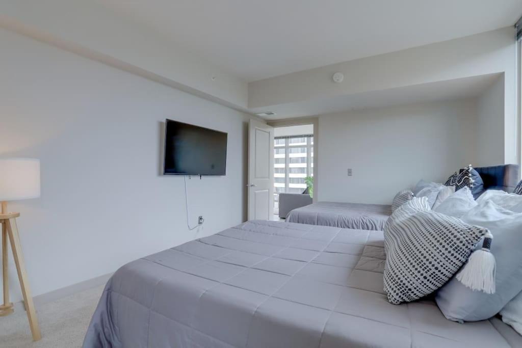 Wonderful 2Br Apartment At Crystal City Arlington Bagian luar foto