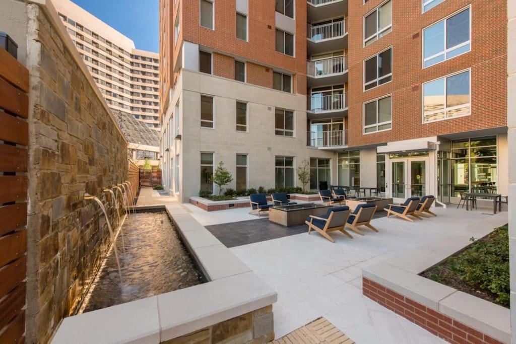 Wonderful 2Br Apartment At Crystal City Arlington Bagian luar foto
