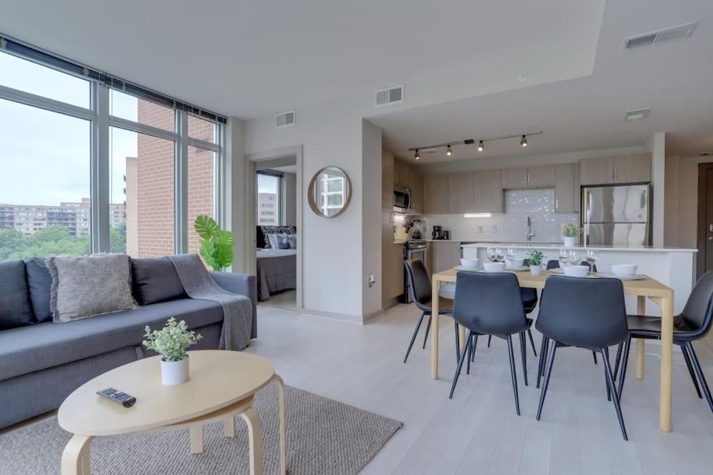 Wonderful 2Br Apartment At Crystal City Arlington Bagian luar foto